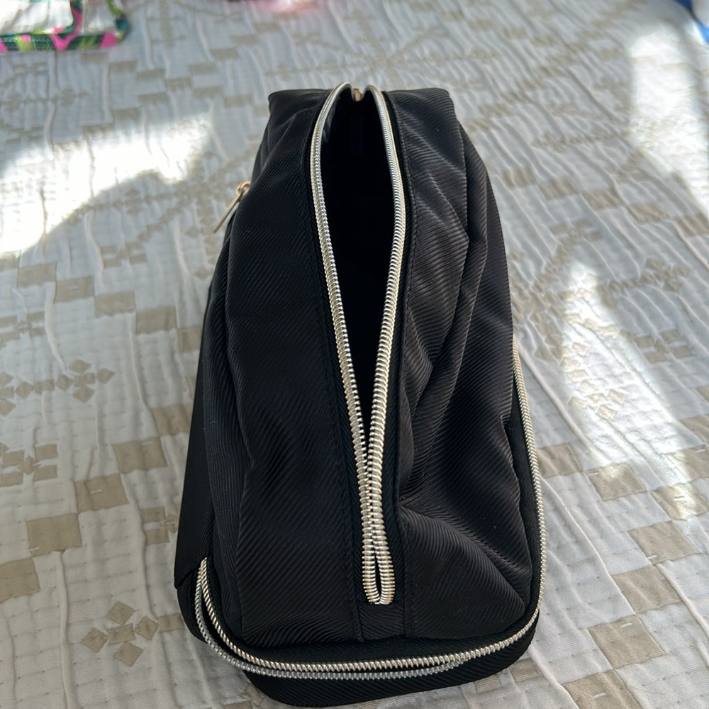 Makeup Case - Picture 3 of 3